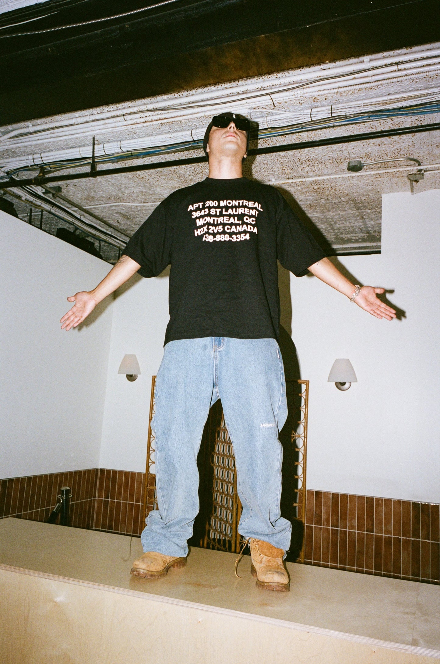 APT200 LOCATION TEE